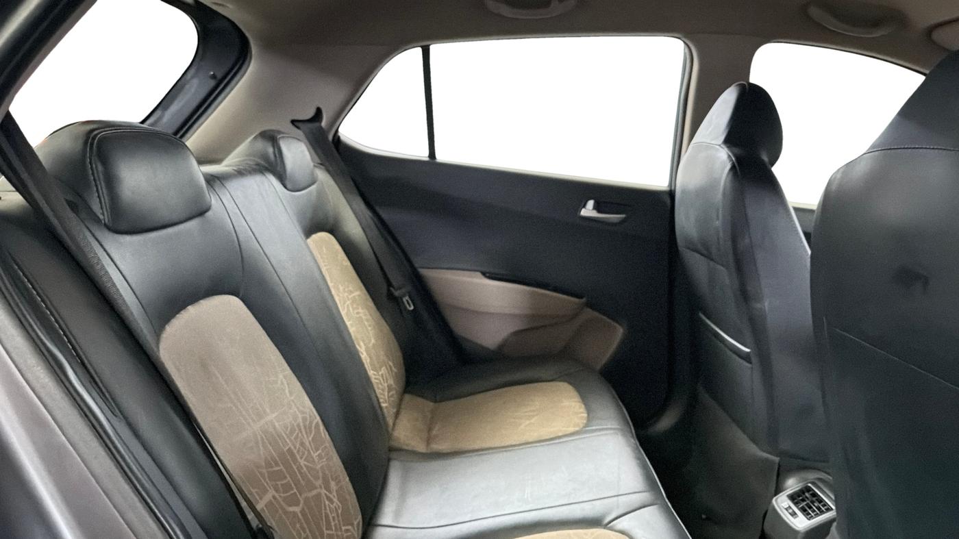 2019 Hyundai Grand i10 SPORTZ 1.2 KAPPA VTVT, Petrol, Manual, 75,953 km, Right Side Rear Door Cabin