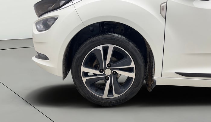 2022 Tata ALTROZ XZ PETROL, Petrol, Manual, 32,969 km, Left Front Wheel