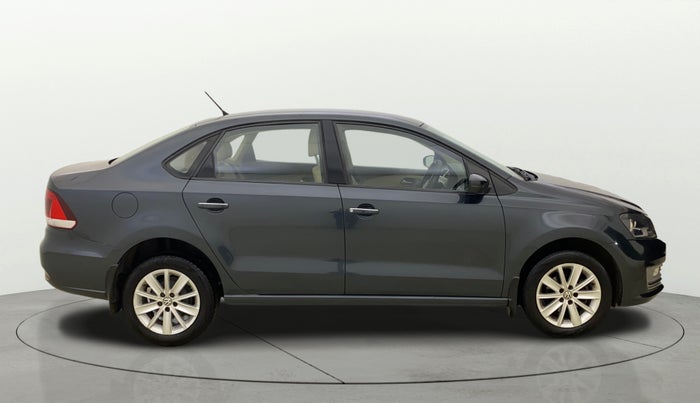 2016 Volkswagen Vento HIGHLINE 1.6 MPI, Petrol, Manual, 1,13,438 km, Right Side View