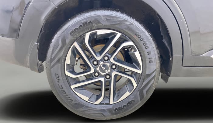 2023 KIA CARENS LUXURY PLUS 1.5 DIESEL AT 7 STR, Diesel, Automatic, 69,779 km, Right Rear Wheel