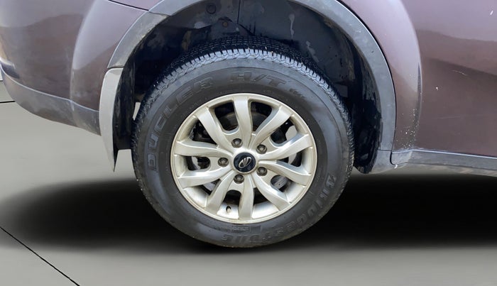 2017 Mahindra XUV500 W10, Diesel, Manual, 83,342 km, Right Rear Wheel