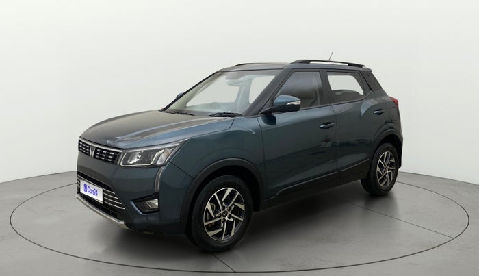 2024 Mahindra XUV300 W8 (O) 1.2 PETROL AMT, Petrol, Automatic, 15,168 km, Left Front Diagonal