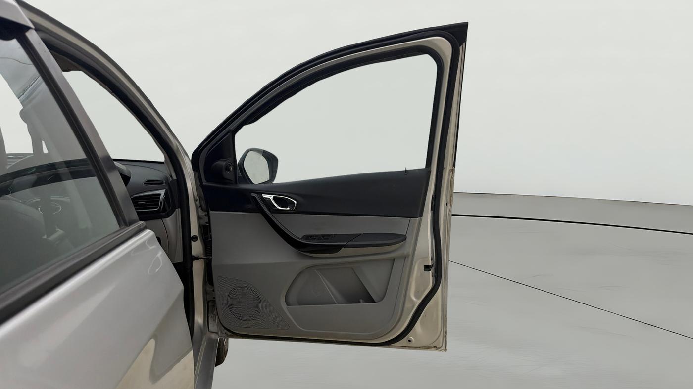 2020 Tata Tiago XZ PETROL, CNG, Manual, 63,745 km, RHS Front Door