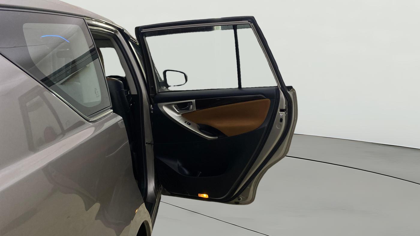 2018 Toyota Innova Crysta 2.8 ZX AT 7 STR, Diesel, Automatic, 29,516 km, RHS Rear Door