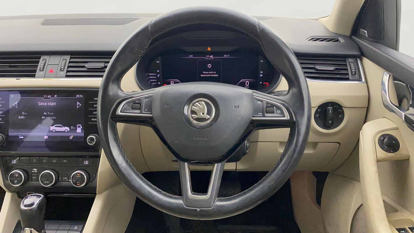 2019 Skoda Octavia L&K 1.8 TSI AT, Petrol, Automatic, 1,39,147 km, Steering Wheel Close Up