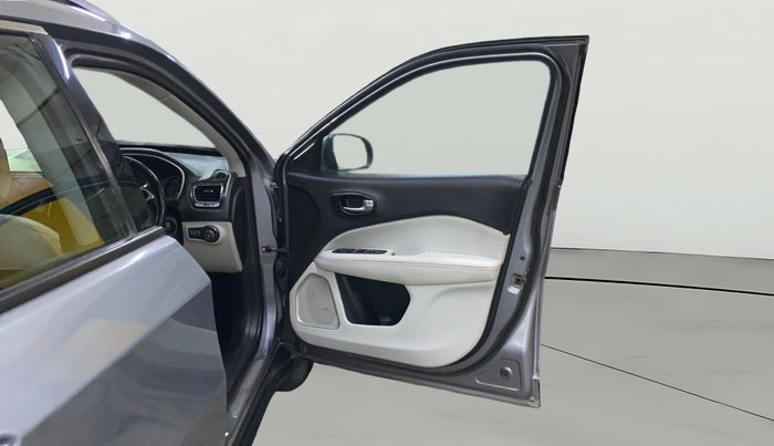 2018 Jeep Compass LIMITED 2.0 DIESEL, Diesel, Manual, 82,723 km, RHS Front Door