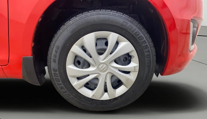 2017 Maruti Swift VXI O, Petrol, Manual, 37,272 km, Right Front Wheel