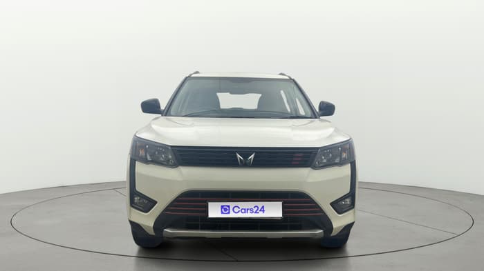 2023 Mahindra XUV300 W6 1.2 PETROL, Petrol, Manual, 30,053 km, Front