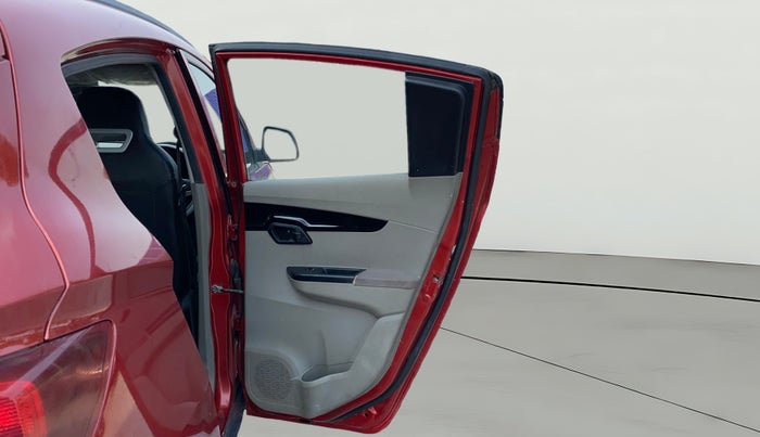 2017 Mahindra Kuv100 K8 D 6 STR, Diesel, Manual, 58,613 km, RHS Rear Door