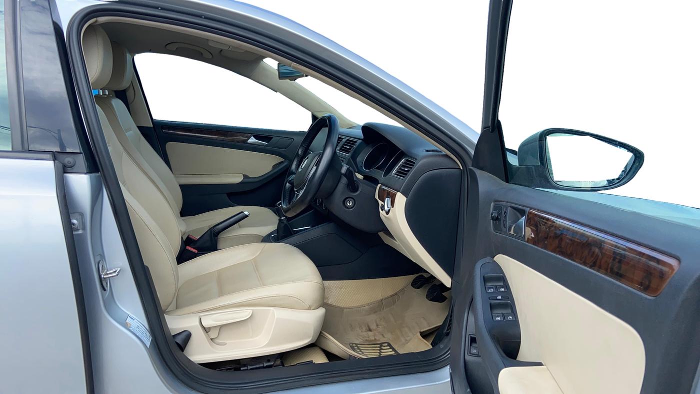 2016 Volkswagen Jetta COMFORTLINE TSI, Petrol, Manual, 98,462 km, Right Side Front Door Cabin