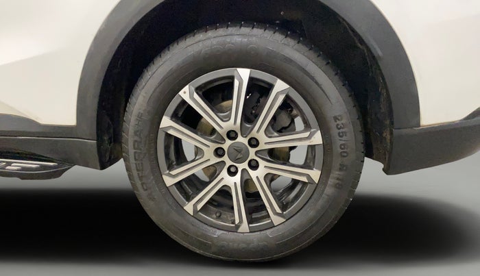 2021 Mahindra XUV700 AX 3 P MT 5 STR, Petrol, Manual, 15,831 km, Left Rear Wheel