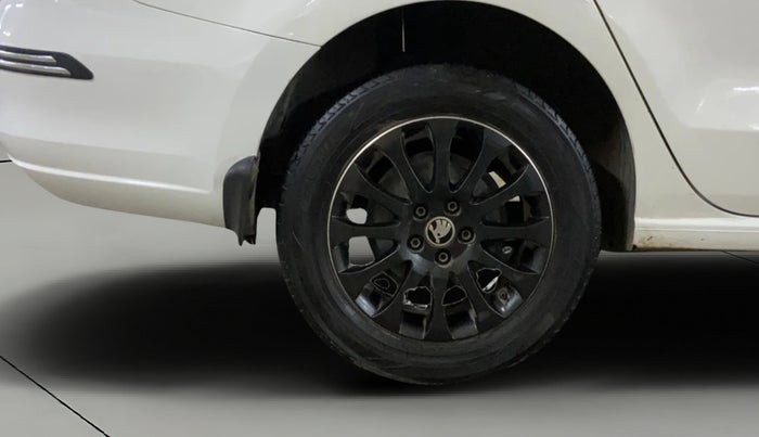 2015 Skoda Rapid 1.5 TDI CR ELEGANCE, Diesel, Manual, 98,257 km, Right Rear Wheel