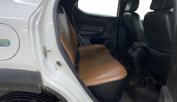 2021 Renault Kiger RXL MT, Petrol, Manual, 44,048 km, Right Side Rear Door Cabin