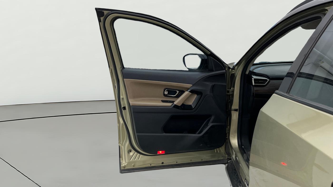 2022 Tata Safari XZA PLUS KAZIRANGA, Diesel, Automatic, 1,27,794 km, LHS Front Door