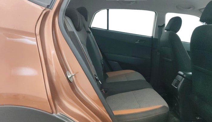 2017 Hyundai Creta SX PLUS 1.6 PETROL, Petrol, Manual, 41,671 km, Right Side Rear Door Cabin