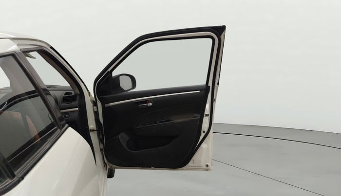 2017 Maruti Swift ZDI, Diesel, Manual, 85,357 km, RHS Front Door