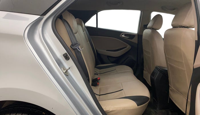 2019 Hyundai Elite i20 SPORTZ PLUS 1.2, Petrol, Manual, 72,454 km, Right Side Rear Door Cabin