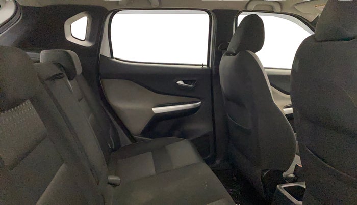 2022 Nissan MAGNITE XV TURBO CVT, Petrol, Automatic, 33,823 km, Right Side Rear Door Cabin