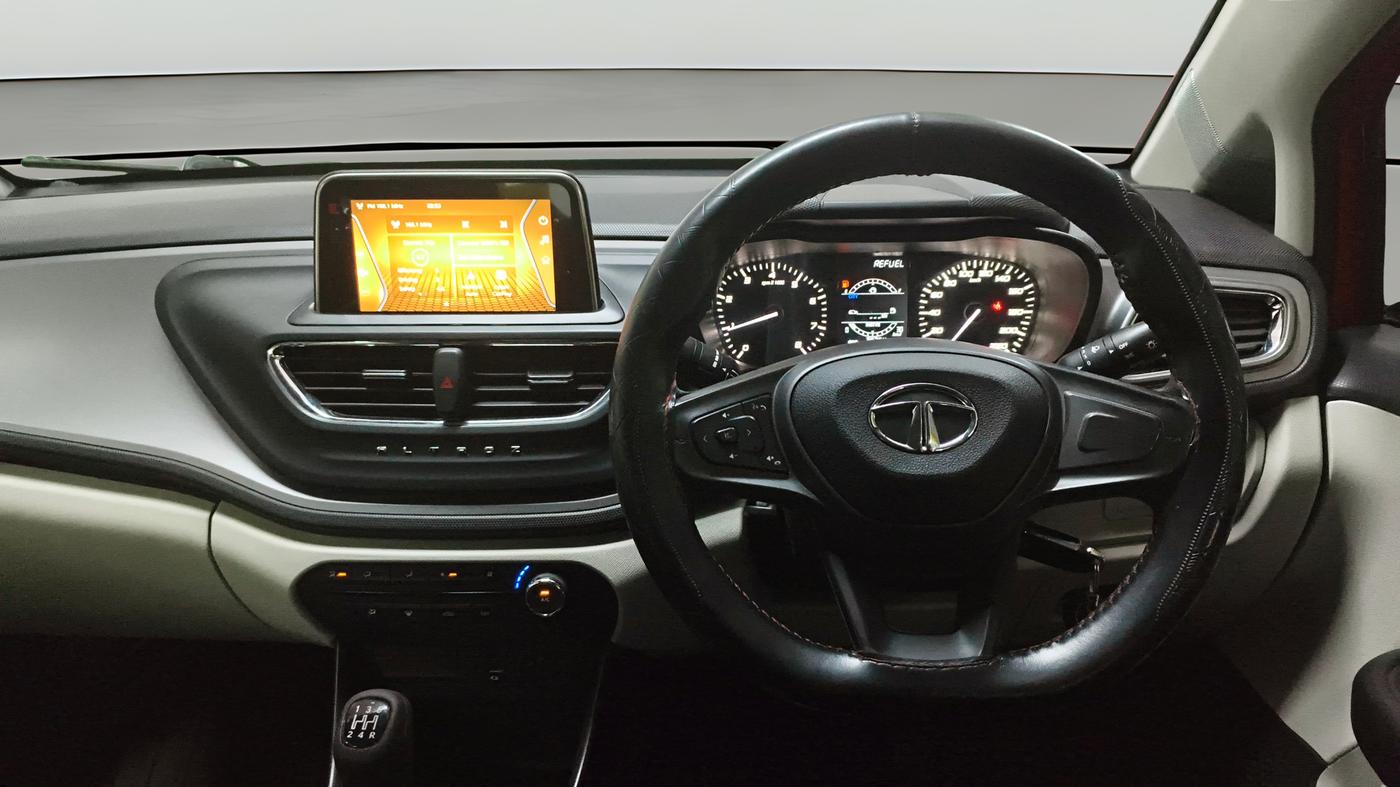 2022 Tata ALTROZ XM PLUS PETROL, Petrol, Manual, 39,741 km, Steering Wheel Close Up