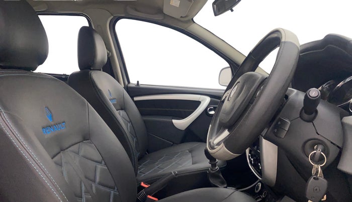 2015 Renault Duster 110 PS RXL DIESEL, Diesel, Manual, 1,04,256 km, Right Side Front Door Cabin