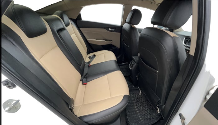 2019 Hyundai Verna 1.6 VTVT SX, Petrol, Manual, 75,966 km, Right Side Rear Door Cabin