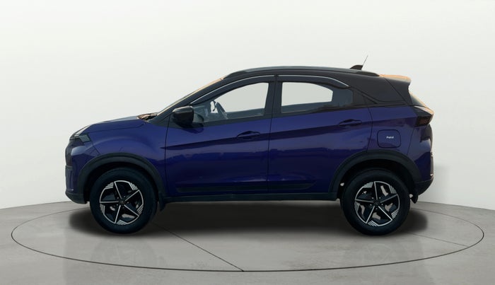 2023 Tata NEXON FEARLESS PURPLE + SUNROOF DUAL TONE 1.2 PETROL, Petrol, Manual, 28,568 km, Left Side