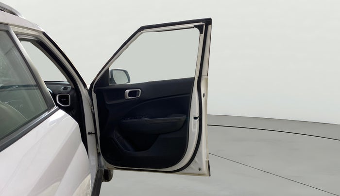 2019 Hyundai VENUE SX(O) 1.4 CRDI, Diesel, Manual, 72,133 km, RHS Front Door