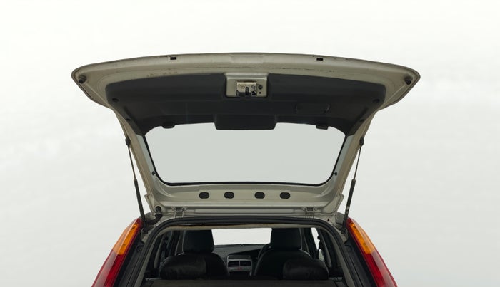 2014 Fiat Grand Punto EMOTION PACK 1.3 90 HP, Diesel, Manual, 1,18,443 km, Boot Door Open