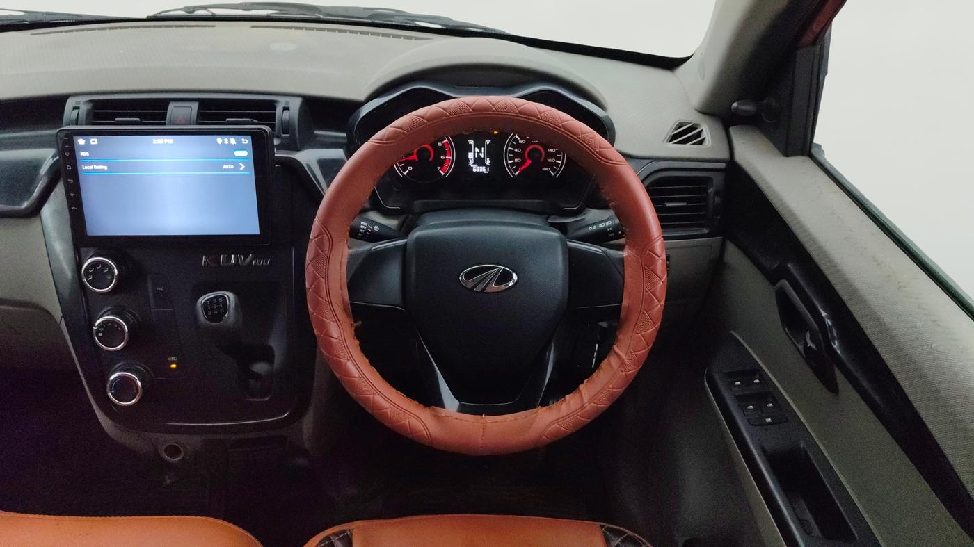 2016 Mahindra Kuv100 K4 6 STR, Petrol, Manual, 68,349 km, Steering Wheel Close Up