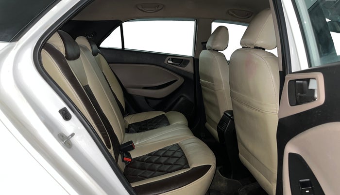 2015 Hyundai Elite i20 SPORTZ 1.2, Petrol, Manual, 54,437 km, Right Side Rear Door Cabin