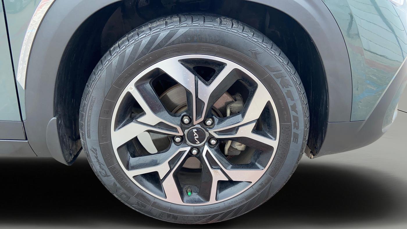 2023 KIA SELTOS  GTX PLUS 1.5 DIESEL AT, Diesel, Automatic, 24,402 km, Right Front Wheel
