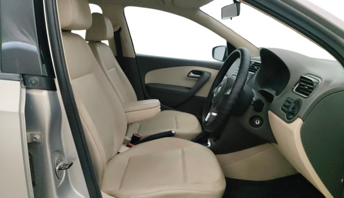 2013 Volkswagen Vento HIGHLINE PETROL AT, Petrol, Automatic, 81,198 km, Right Side Front Door Cabin