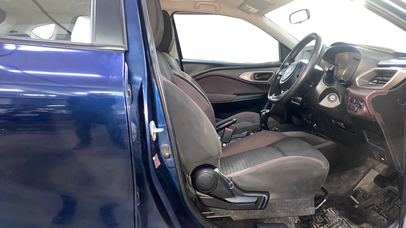 2023 Maruti FRONX DELTA PLUS 1.2L AGS, Petrol, Automatic, 48,514 km, Right Side Front Door Cabin