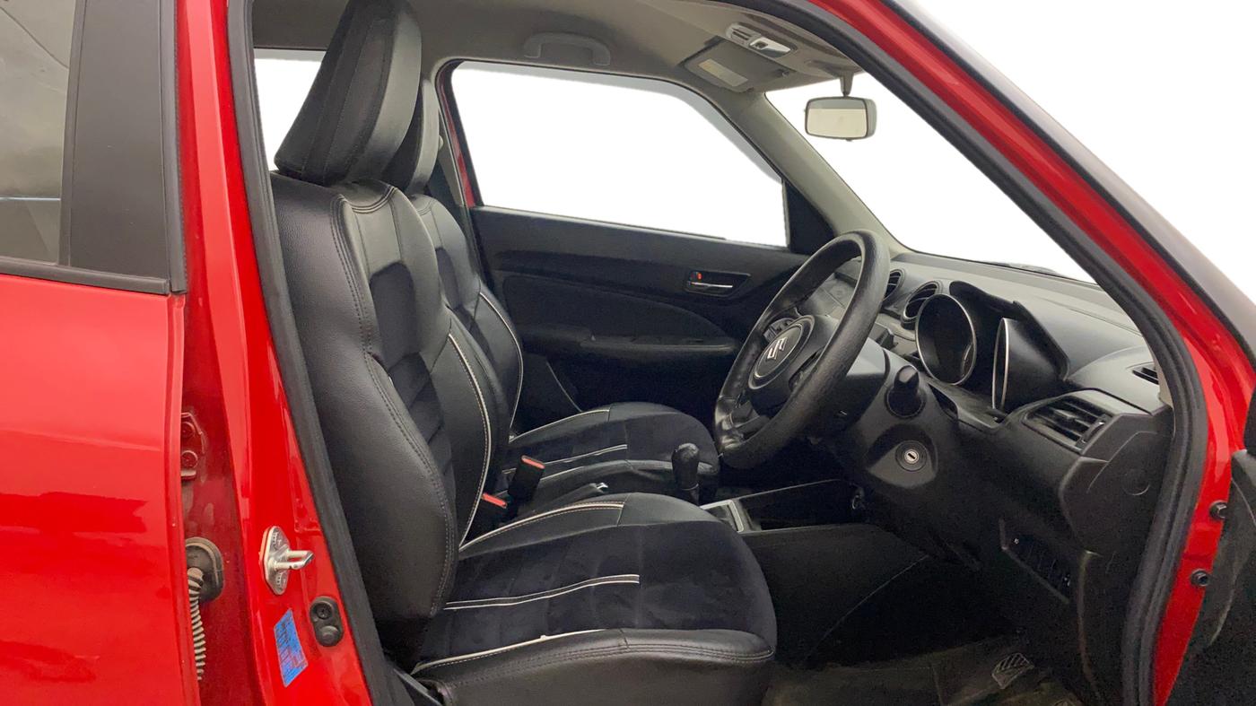 2018 Maruti Swift VXI, Petrol, Manual, 26,689 km, Right Side Front Door Cabin