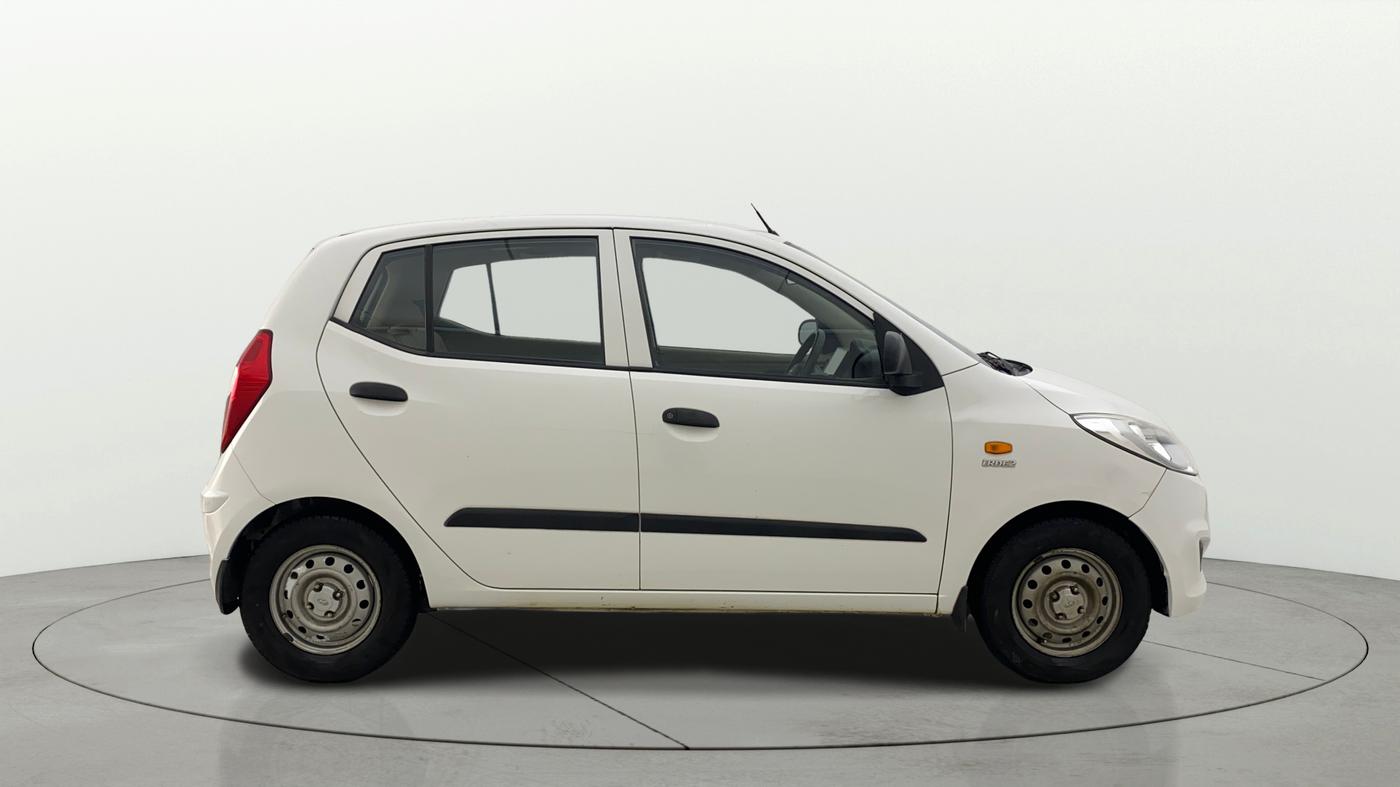 2016 Hyundai i10 MAGNA 1.1, Petrol, Manual, 49,083 km, Right Side View