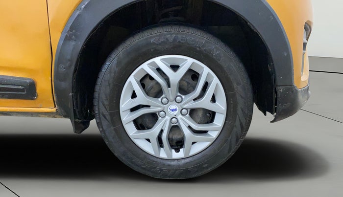 2019 Renault TRIBER RXT, CNG, Manual, 61,119 km, Right Front Wheel