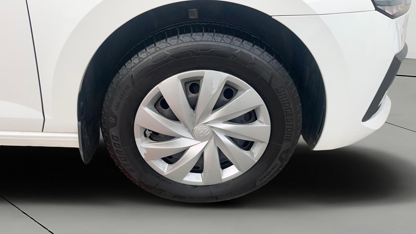 2022 Skoda SLAVIA ACTIVE 1.0L TSI MT, Petrol, Manual, 1,03,058 km, Right Front Wheel