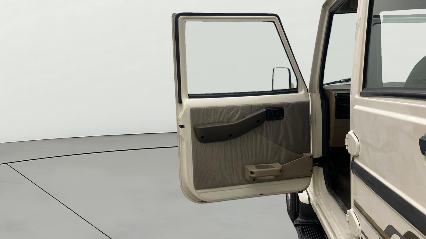 2021 Mahindra Bolero B6 (O), Diesel, Manual, 49,312 km, LHS Front Door