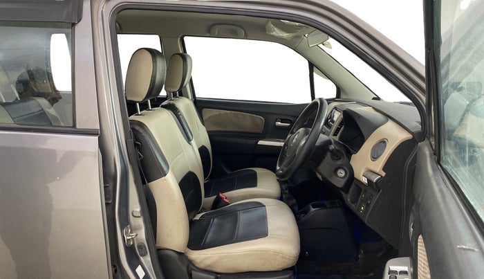 2017 Maruti Wagon R 1.0 LXI CNG, CNG, Manual, 50,765 km, Right Side Front Door Cabin