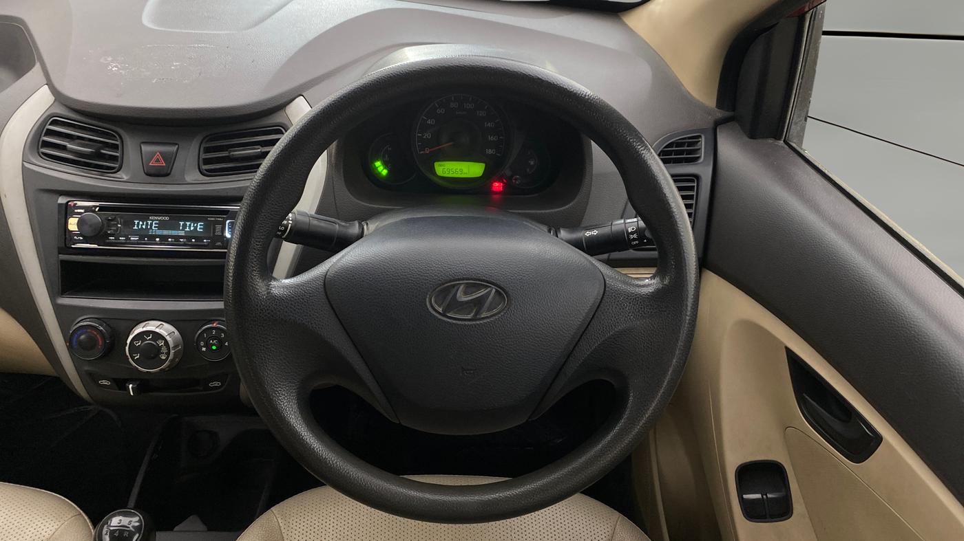 2018 Hyundai Eon ERA +, CNG, Manual, 69,568 km, Steering Wheel Close Up