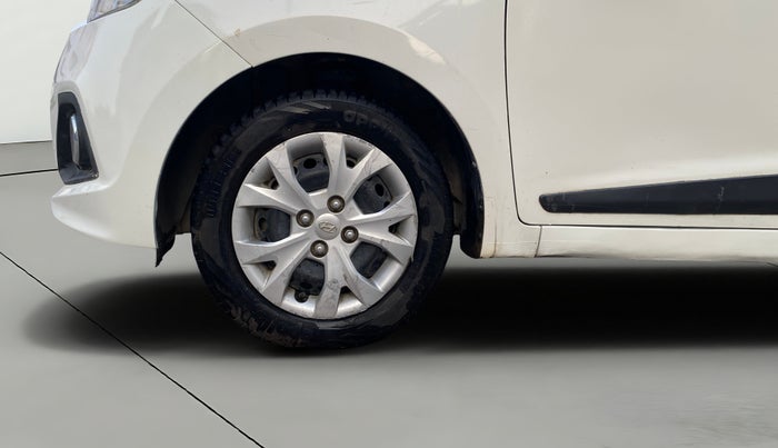 2016 Hyundai Grand i10 SPORTZ 1.2 KAPPA VTVT, Petrol, Manual, 38,530 km, Left Front Wheel