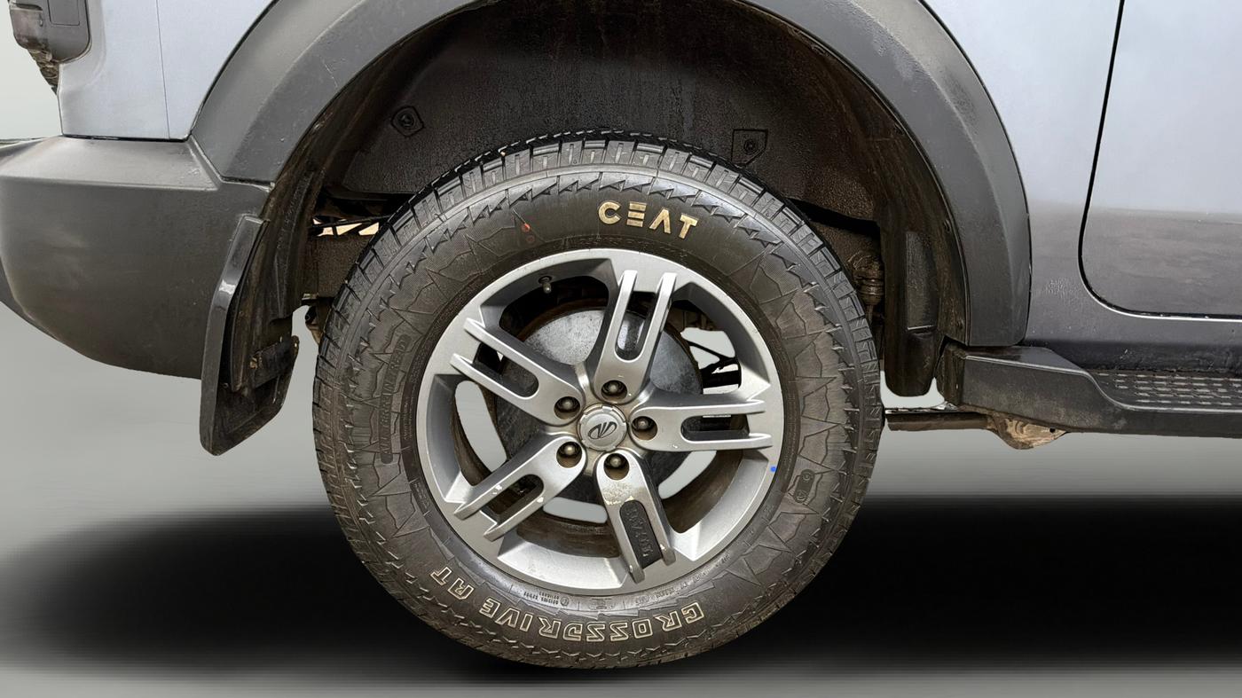 2021 Mahindra Thar LX PETROL HT 4WD AT, Petrol, Automatic, 82,466 km, Right Rear Wheel