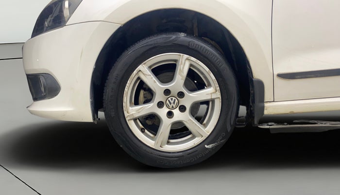 2014 Volkswagen Vento HIGHLINE 1.6 MPI, Petrol, Manual, 64,278 km, Left Front Wheel