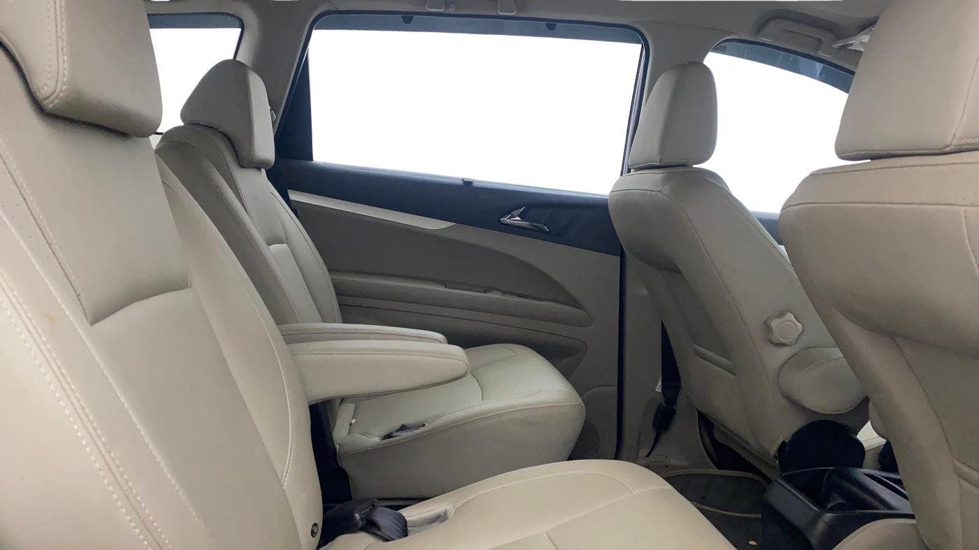 2018 Mahindra MARAZZO M8 7 STR, Diesel, Manual, 49,420 km, Right Side Rear Door Cabin