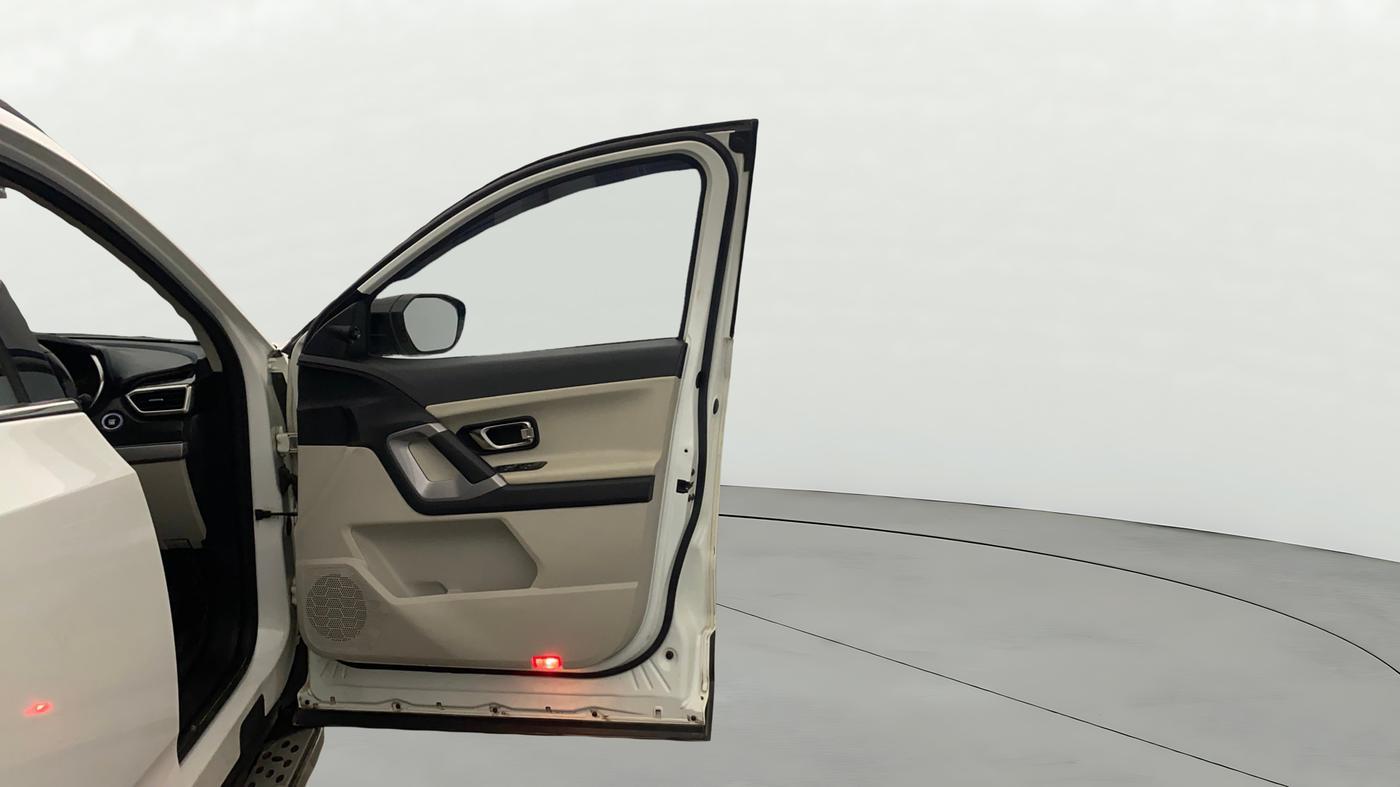 2021 Tata Safari XZ PLUS, Diesel, Manual, 68,881 km, RHS Front Door