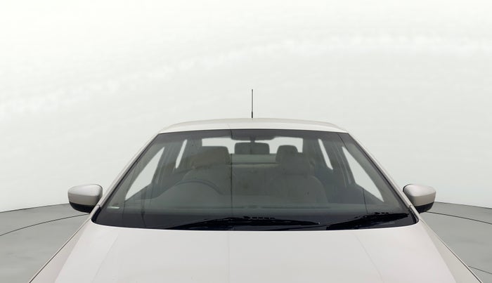 2013 Volkswagen Vento HIGHLINE 1.6 MPI, Petrol, Manual, 1,14,206 km, Front Windshield