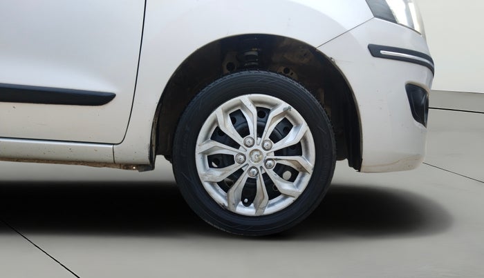 2016 Maruti Wagon R 1.0 VXI, Petrol, Manual, 1,28,845 km, Right Front Wheel