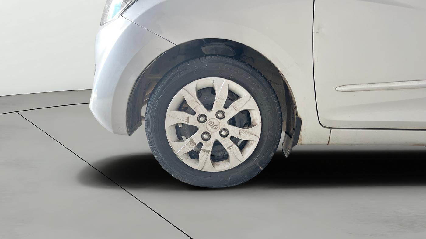 2016 Hyundai Eon MAGNA +, Petrol, Manual, 22,383 km, Left Front Wheel