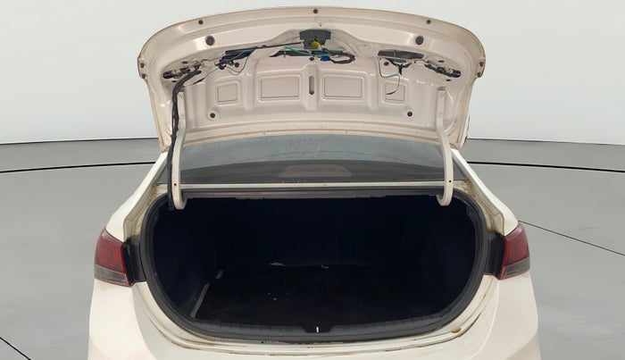 2018 Hyundai Verna 1.6 EX VTVT AT, Petrol, Automatic, 87,019 km, Boot Door Open