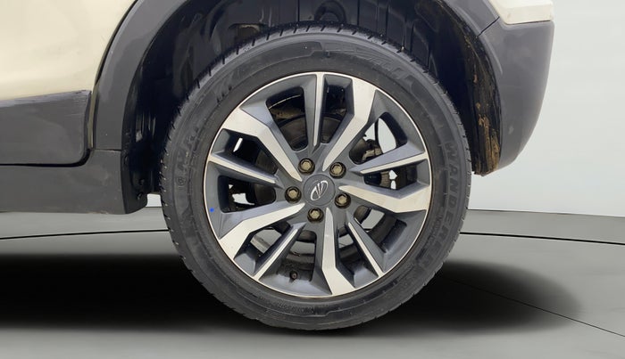 2021 Mahindra XUV300 W8 (O) 1.2 PETROL AMT, Petrol, Automatic, 48,959 km, Left Rear Wheel